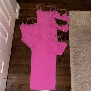 SKIMS FITS EVERYBODY LACE BODYSUIT, CAMI, DRESS, BRALETTES NEON ORCHID SMALL